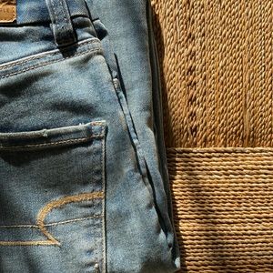 curvy american eagle button fly jeans